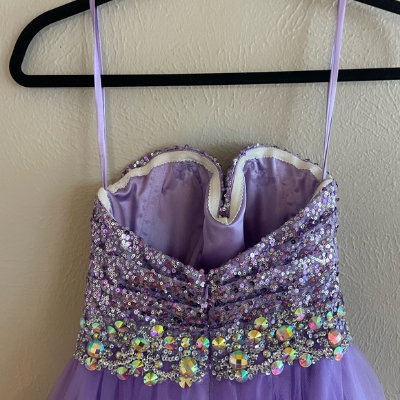 Maggie Sottoro formal gown - Picture 5 of 11